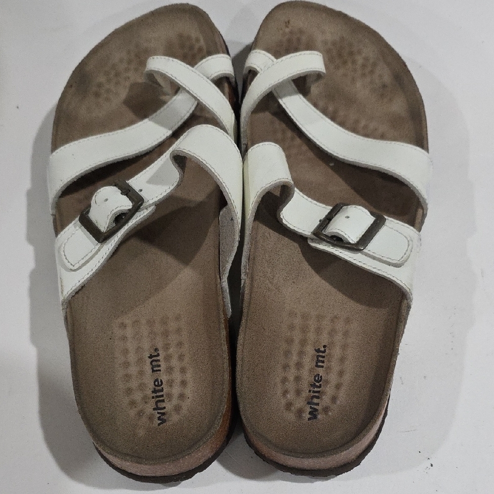 White Mountain Women’s White Leather Buckle Sandals – 9M, Comfort Summer Shoes